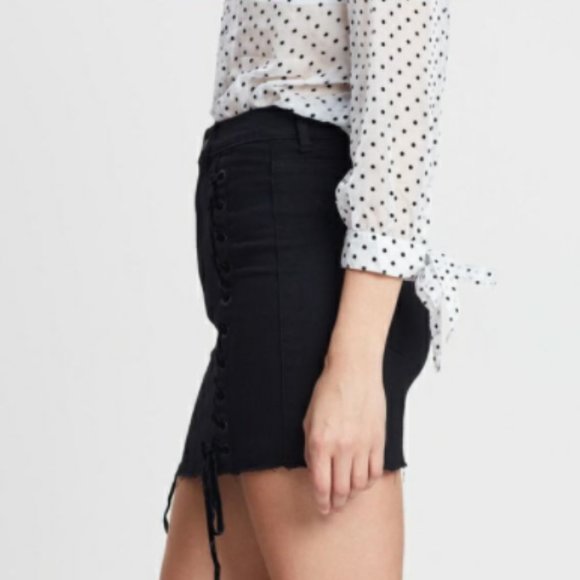 Lace up white denim skirt - Picture 2 of 3